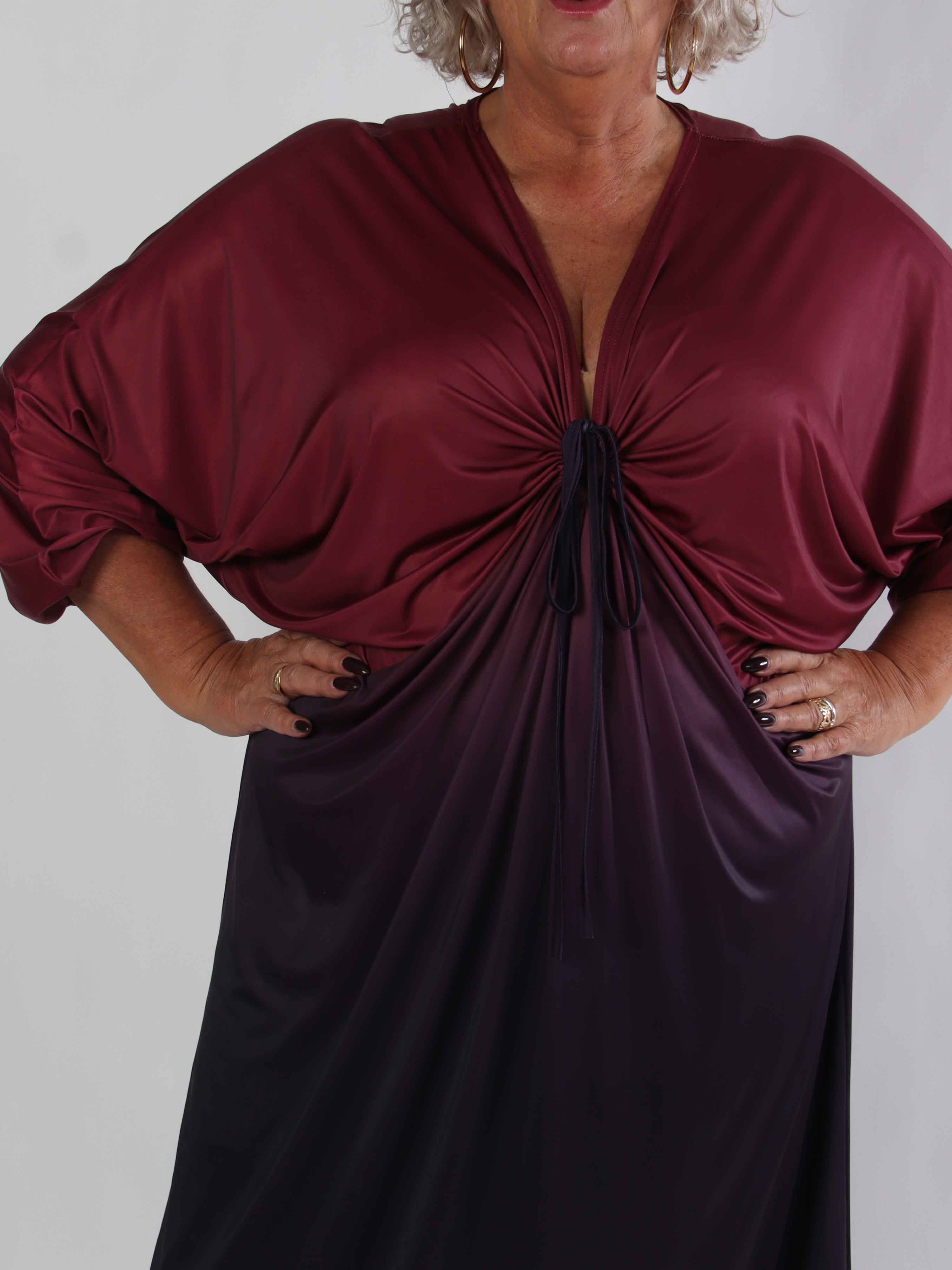 Ismene - Lang plus size tunikakjole i flere farvenuancer